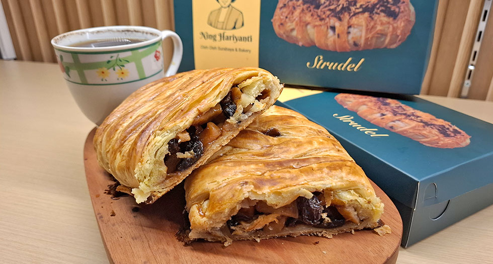 Strudel Apel di Surabaya